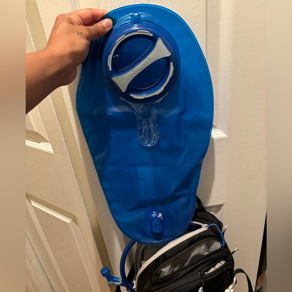 CamelBak Luxe - Picture 3 of 4
